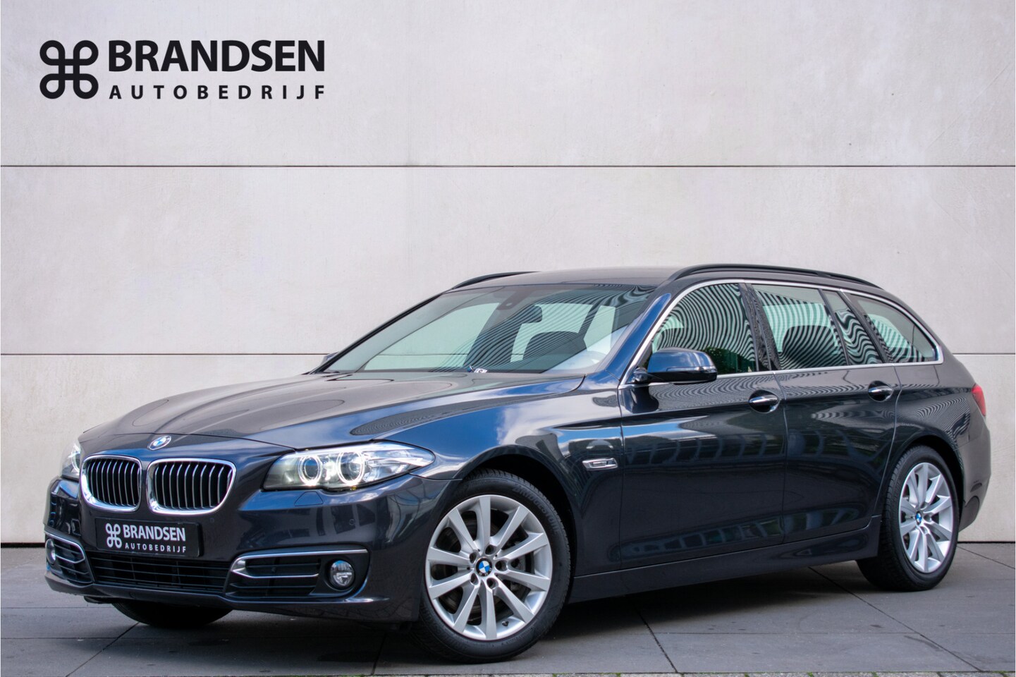 BMW 5-serie Touring - 520d Executive -Luxury Line-Navi-Leer-18"- - AutoWereld.nl