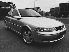 Opel Vectra - 1.6-16V Business Edition