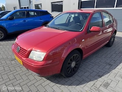 Volkswagen Bora - 1.6-16V Comfortline