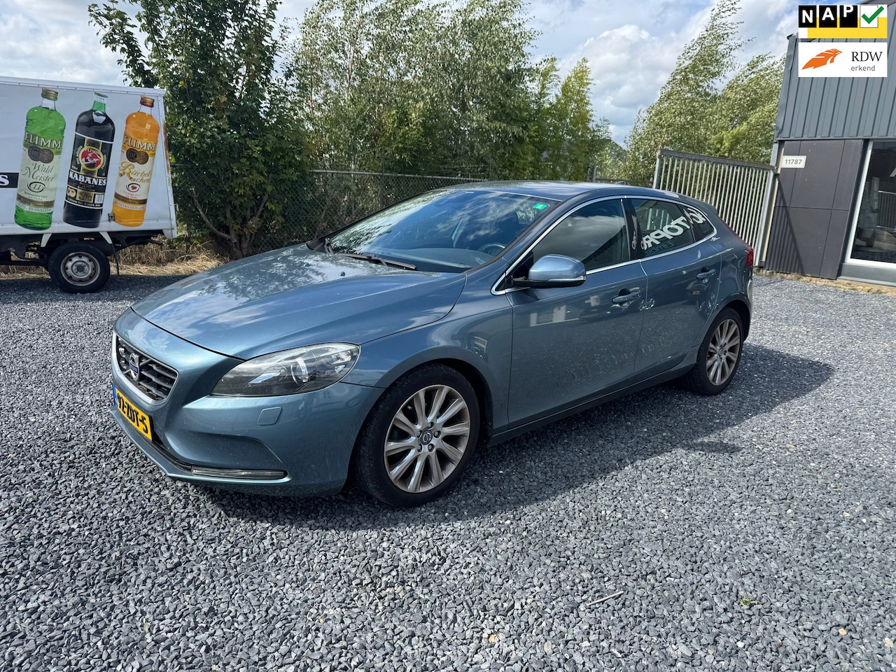 Volvo V40 - 1.6 D2 Momentum // Inruil koopje - AutoWereld.nl