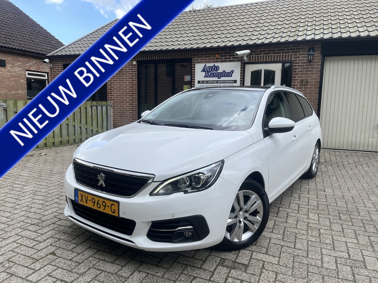 Peugeot 308 SW - 1.2 PureTech Blue Lease Executive Panodak - AutoWereld.nl