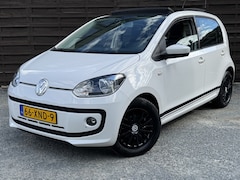 Volkswagen Up! - 1.0 move up BM / Panorama-dak / Cruise / Navi / PDC / Stoelverw