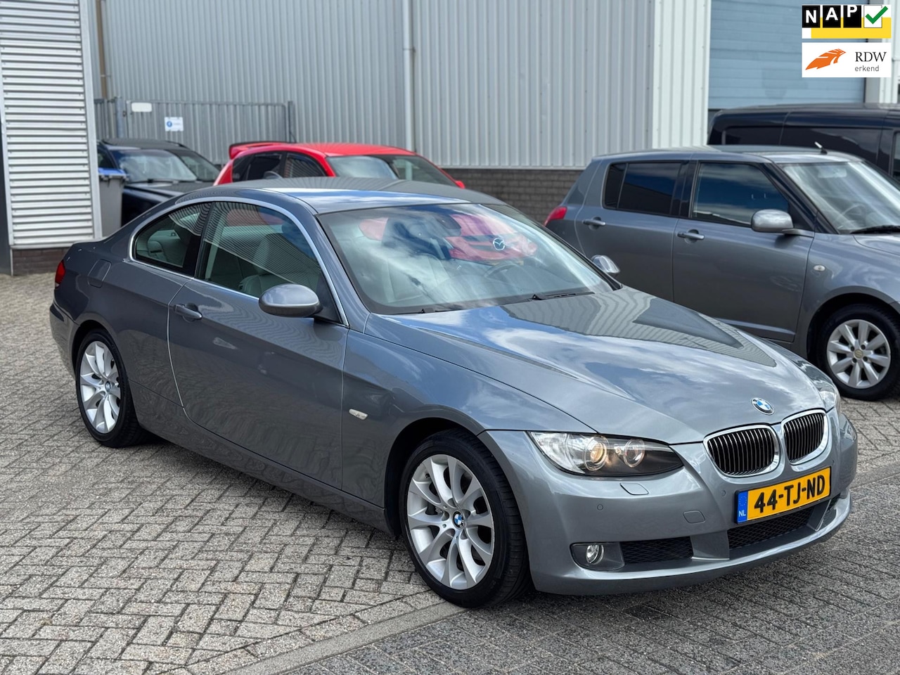 BMW 3-serie Coupé - 330i High Executive Xenon | Navi | Cruise | Leder | Volledig Onderhouden - AutoWereld.nl