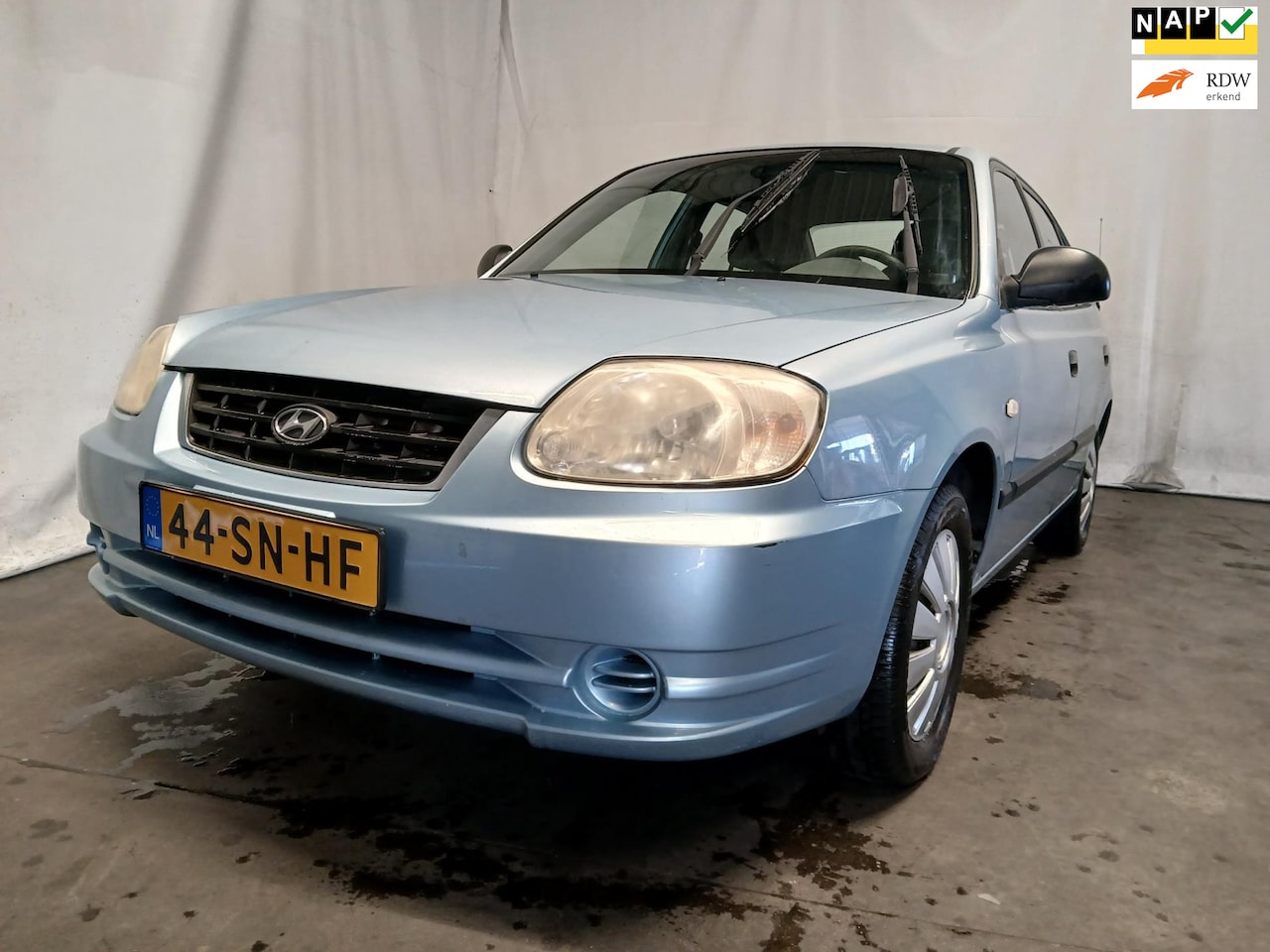 Hyundai Accent - 1.3i Active Young AIRCO!!! - AutoWereld.nl