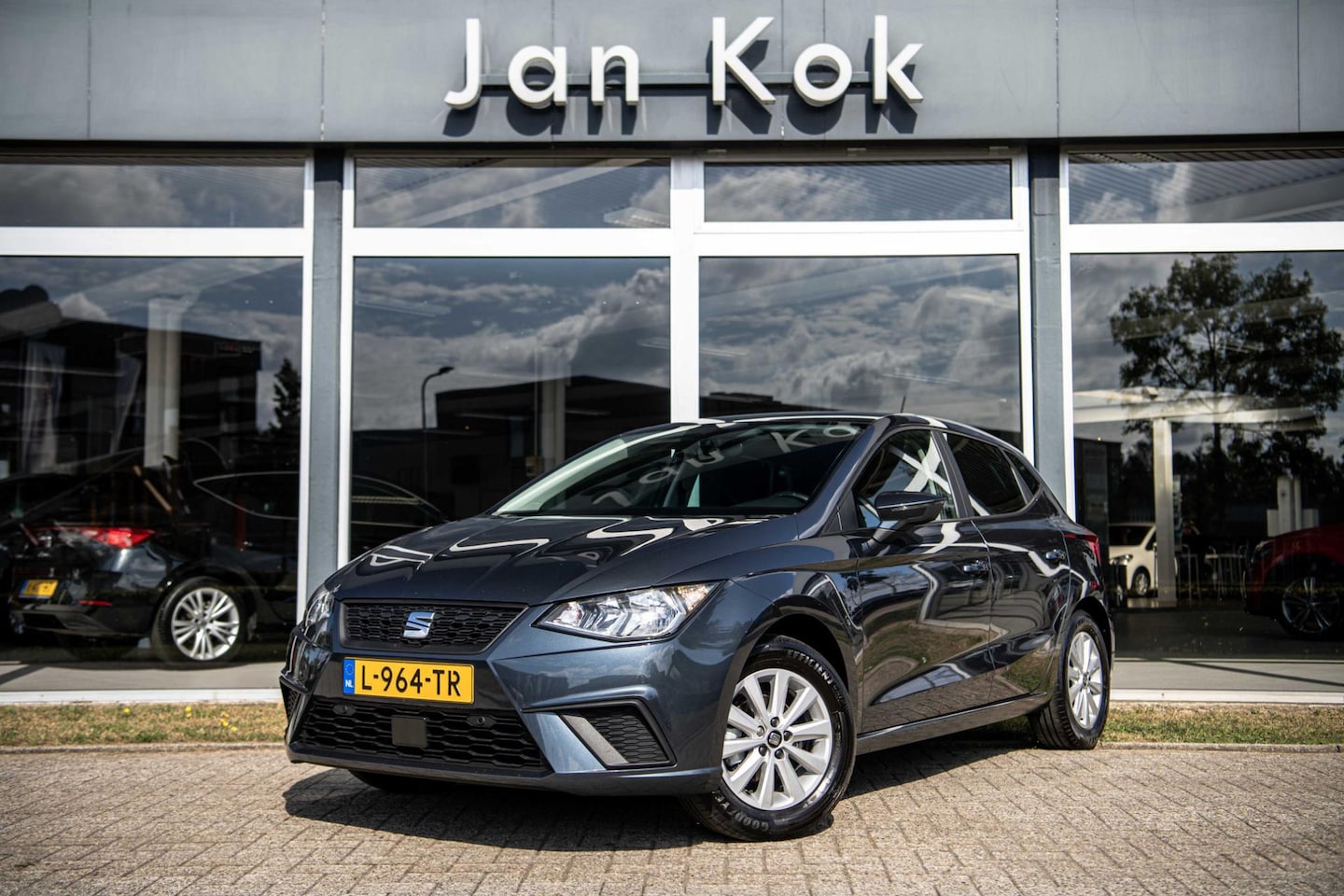 SEAT Ibiza - 1.0 TSi Style Business Intense | Camera | Navigatie | Parkeersensoren - AutoWereld.nl