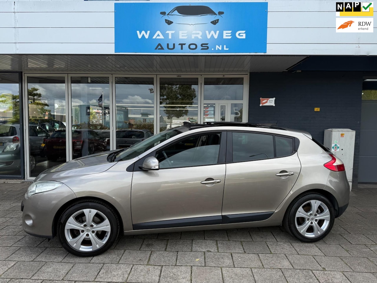 Renault Mégane - 1.6 Sélection Business PANORAMADAK|NAVI|CLIMA|PDC - AutoWereld.nl