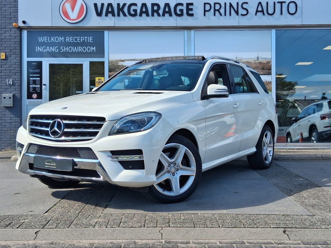 Mercedes-Benz M-klasse - 250 AMG 4MATIC BlueTEC |PANO|TREKHAAK|VOLL. DEALER ONDERH.|ORIG. NL|NAP| 3636 - AutoWereld.nl