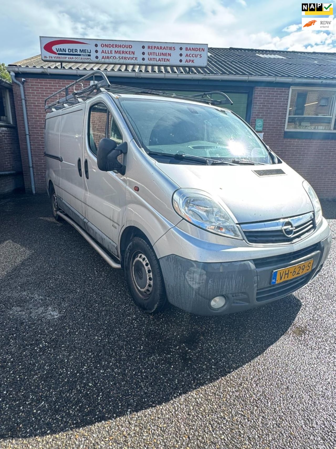 Opel Vivaro - 2.0 CDTI L2H1 Selection EcoFLEX 2.0 CDTI L2H1 Selection EcoFLEX - AutoWereld.nl