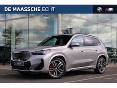 BMW iX1 - eDrive20 M Sport / Sportstoelen / Achteruitrijcamera / Comfort Access / M Adaptief onderst