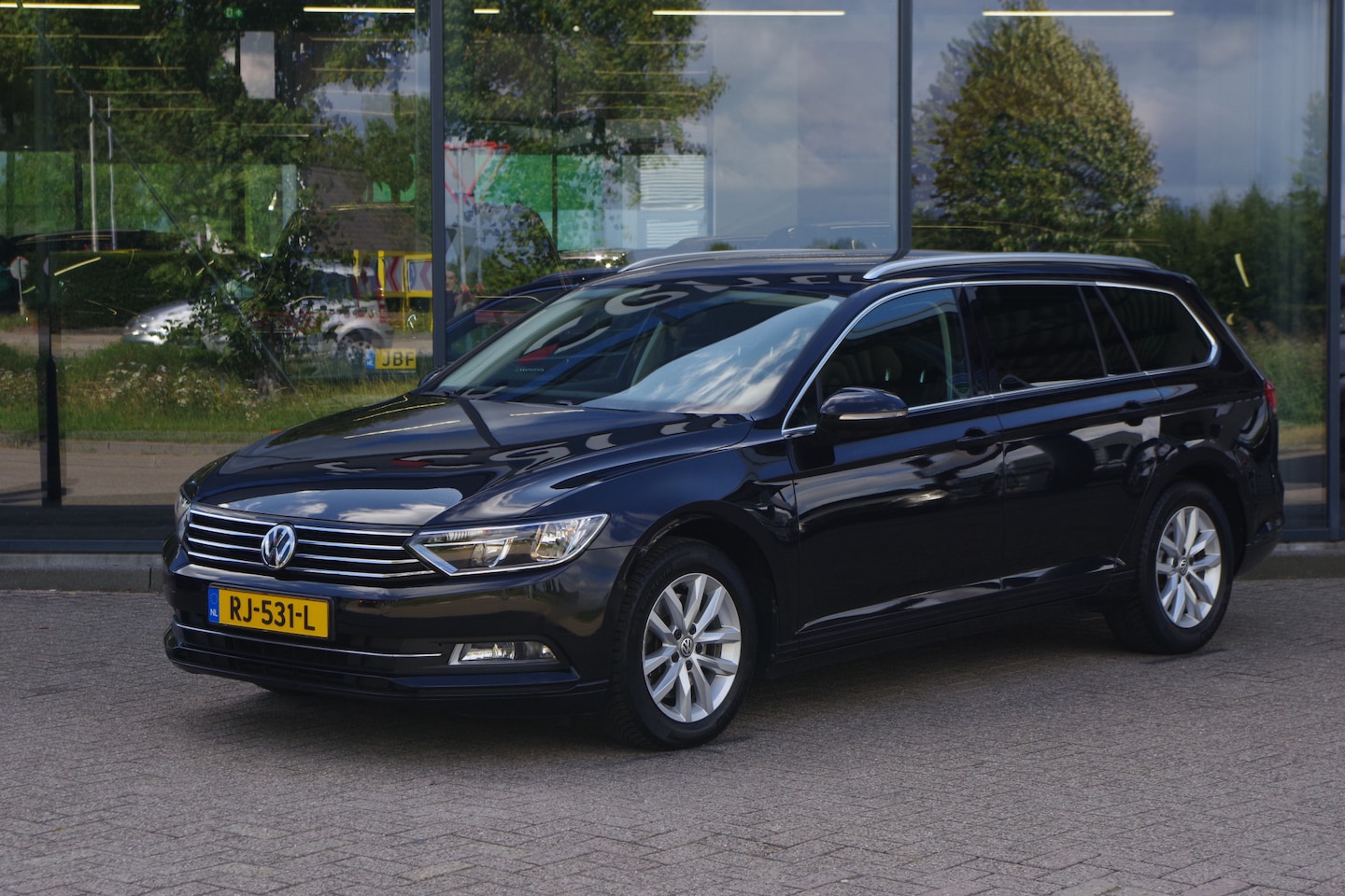 Volkswagen Passat Variant - 1.4 TSI Comfortline Business 1.4 TSI 126 PK Comfortline Business, Trekhaak, Massage, Adap. Cruise Control, Stoelverwarm - AutoWereld.nl