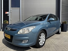 Hyundai i30 - 1.6i Dynamic Luxe/156.000/NAP/Vol jaar APK/Airco