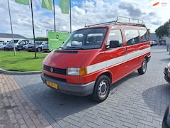 Volkswagen Transporter Kombi - 2.4 D 292 / 8 persoons / APK maart 2026