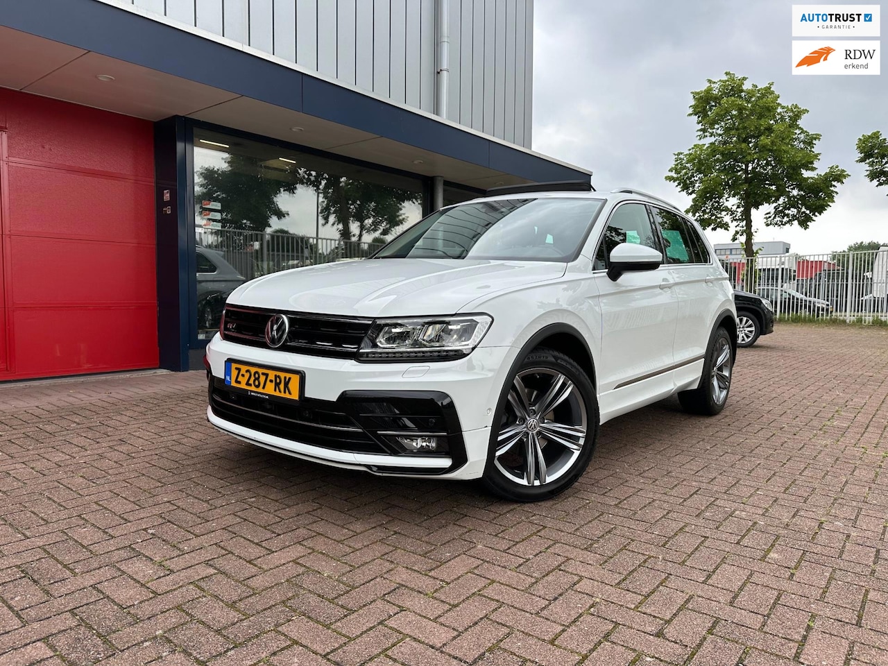 Volkswagen Tiguan - 1.4 TSI ACT| R-Line | PANO | LED | Carplay - AutoWereld.nl