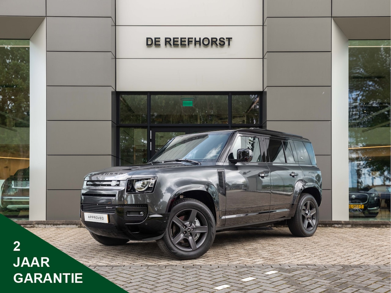 Land Rover Defender 110 - 2.0 P400e 110 X-Dynamic SE | Head-Up Display | Cold Climate Pack | Panoramisch schuif-/kan - AutoWereld.nl