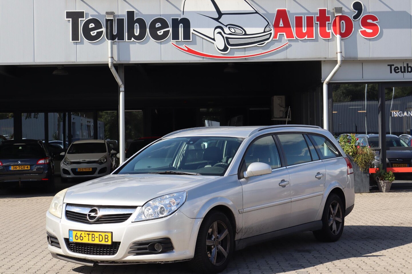 Opel Vectra Wagon - 1.9 CDTi Executive Navigatie, Lederen interieur, Stoelverwarming, Cruise control - AutoWereld.nl