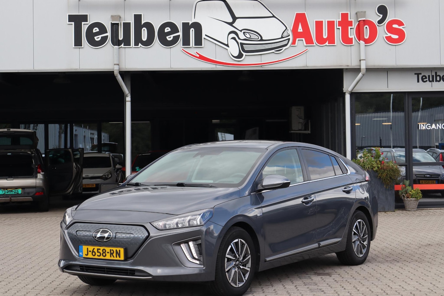Hyundai IONIQ - Comfort EV 38 kWh Apple Carplay, Navigatie, Camera, Cruise control, Climate control - AutoWereld.nl