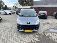 Peugeot 1007 - 1.4 Urban electrische deuren schade rechts achter