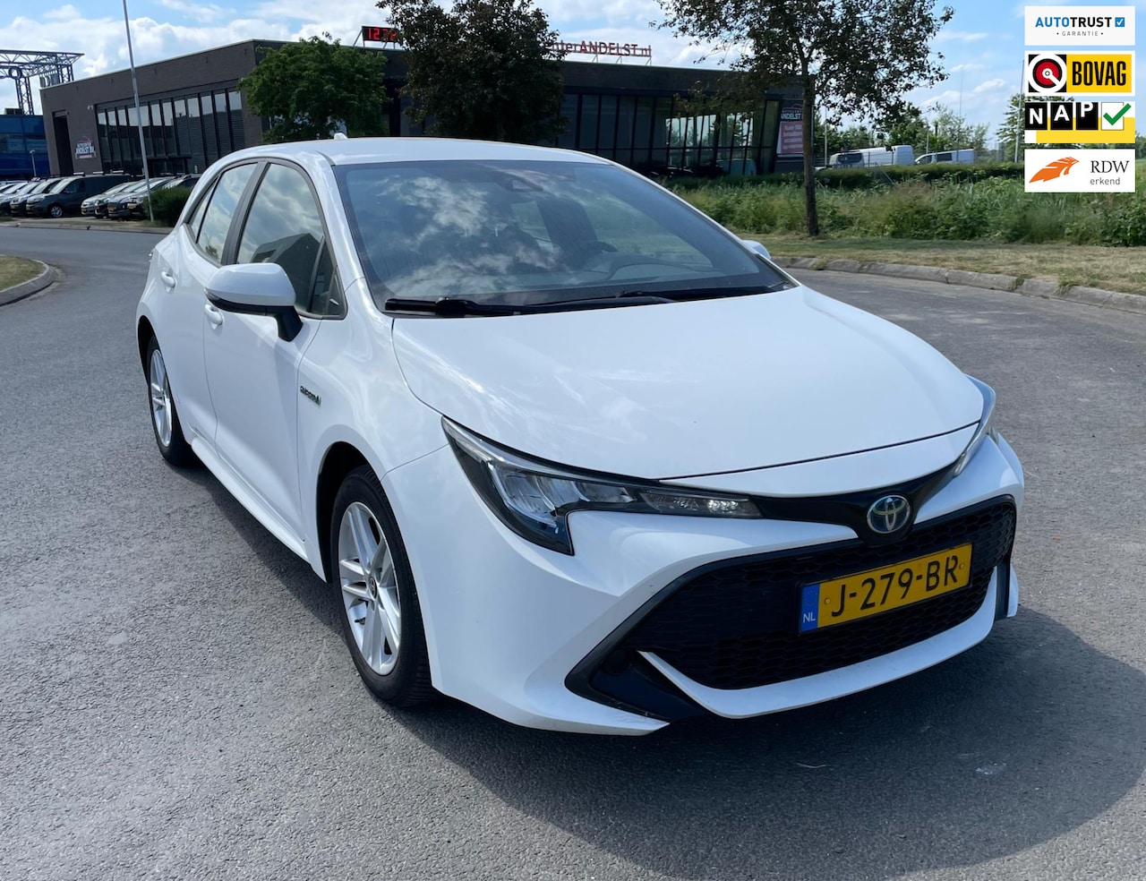 Toyota Corolla - 1.8 Hybrid Business 1.8 Hybrid Business, Aut, Trekhaak, Acc, Cam, Carplay, Geen import, Nap, Volledig oh! - AutoWereld.nl