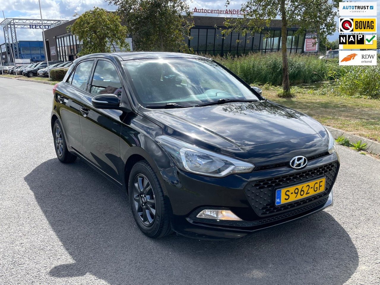 Hyundai i20 - 1.2 HP i-Motion Comfort, 5drs, Airco, Stoel-/stuurverw, Bluetooth, Lmv, Goed oh! - AutoWereld.nl