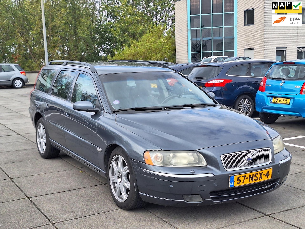 Volvo V70 - €2750,-2.5T AWD Ocean Race Vol ! Trekhaak Navi - AutoWereld.nl