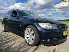 BMW 3-serie Touring - 320i High Executive | GOED LEZEN |