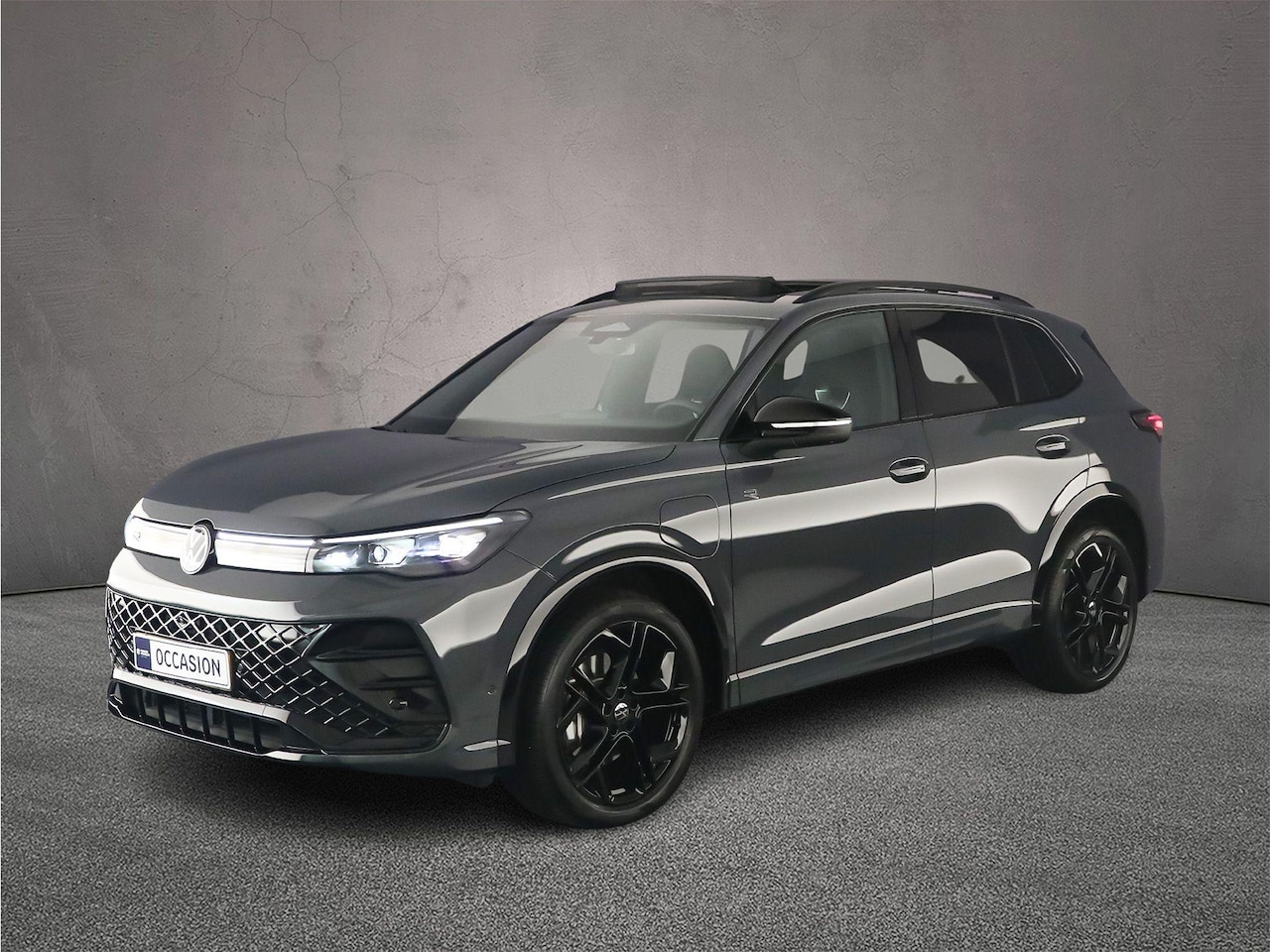 Volkswagen Tiguan - R-Line Business 1.5 TSI eHybrid 204pk DSG Automaat Trekhaak, Black Style, Panoramadak, Ada - AutoWereld.nl