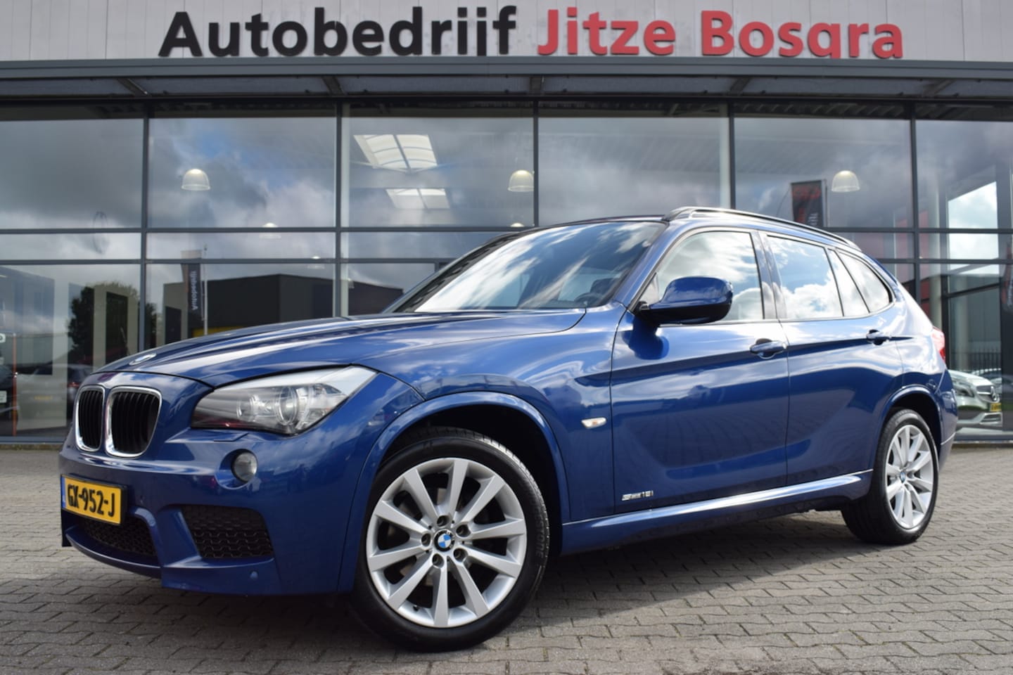 BMW X1 - SDrive18i Automaat Executive M-Sport Xenon | Alcantara | Full Map Navi | Sportstoelen | 18 - AutoWereld.nl