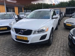 Volvo XC60 - 2.0 D3 MOMENTUM VOLLEDIG DEALERONDERHOUDEN