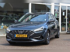 Hyundai i30 Wagon - 1.5 T-GDI MHEV 1.5 T-GDi 160pk AUT MHEV Premium Trekhaak Afneembaar