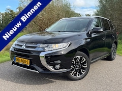 Mitsubishi Outlander - 2.0 PHEV Executive Edition / Automaat / Navigatie / Climate Control / Stoelverwarming /
