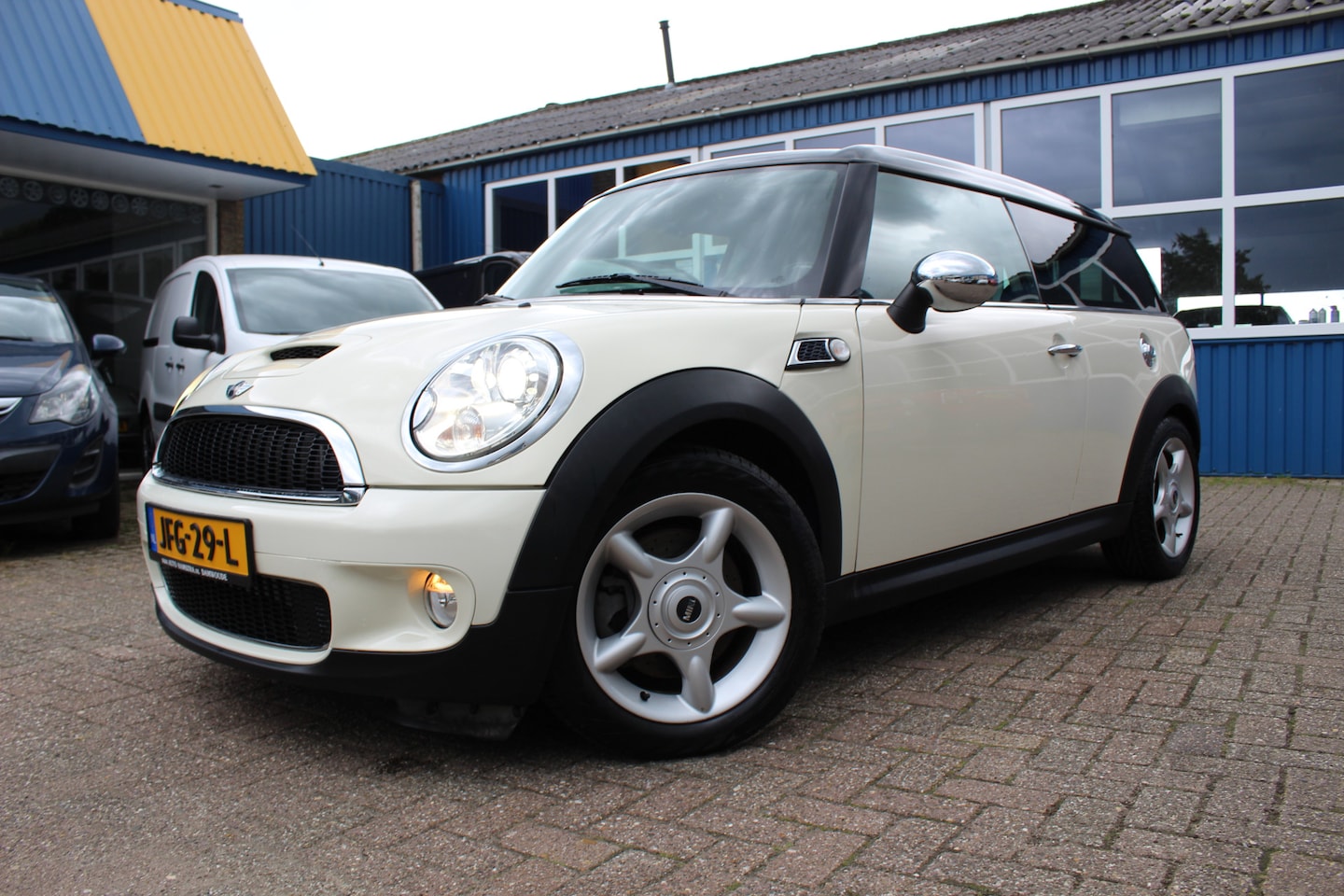 MINI Clubman - 1.6-16V "Cooper"S" Chili " Xenon Pano-Dak !!! 175 Pk - AutoWereld.nl