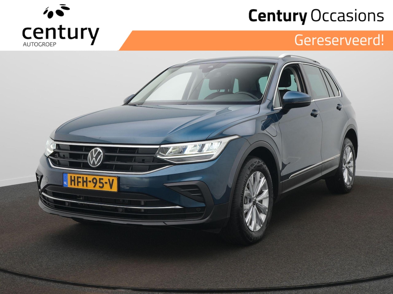 Volkswagen Tiguan - 1.4 TSI eHybrid Elegance | Virtual cockpit | Adaptive cruise | Navi | Parkeersensoren - AutoWereld.nl