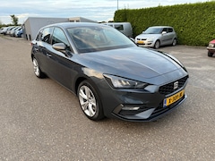 SEAT Leon - 1.4 TSI eHybrid FR PHEV Achteruitrijcamera/Apple Carplay