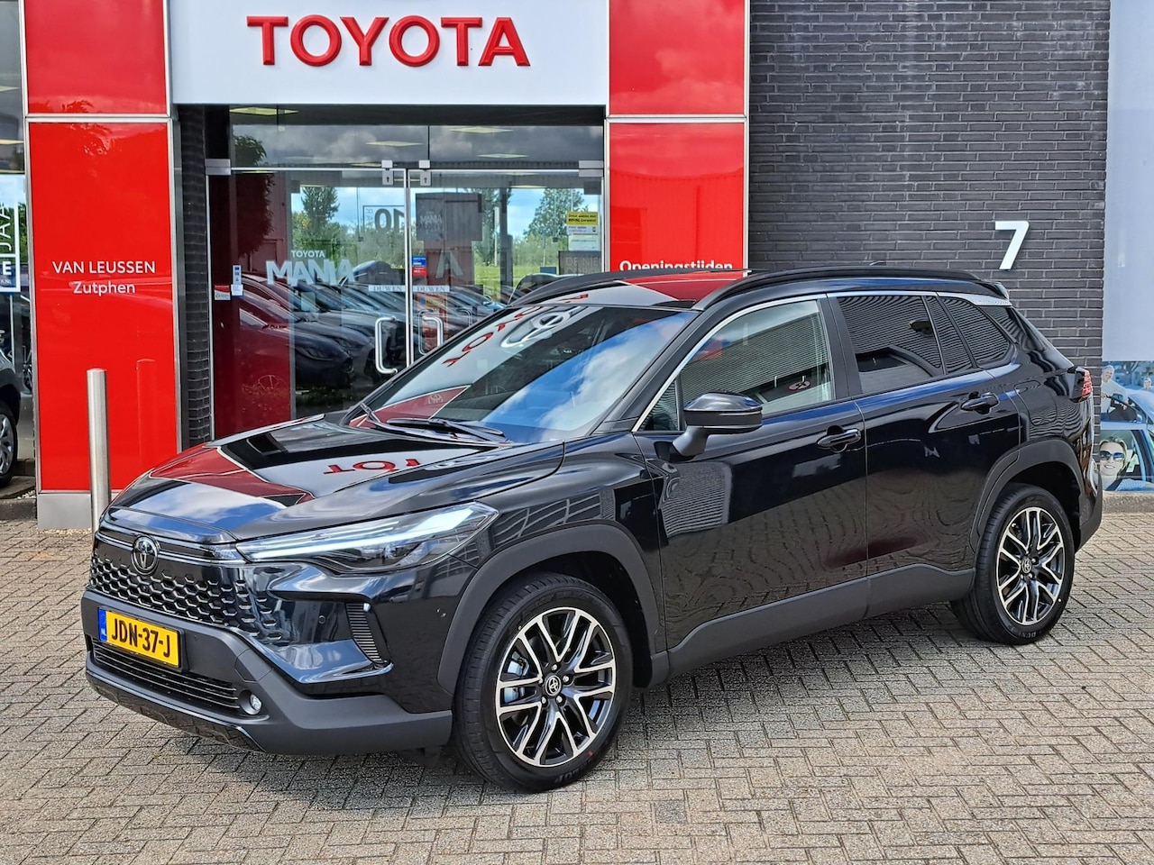 Toyota Corolla Cross - Hybrid 180 Executive 2025 MODEL PDC ELEK. ACHTERKLEP EN STOELEN JBL BLIND SPOT NAVI - AutoWereld.nl