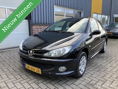 Peugeot 206 - 1.4 Forever NIEUWE KOPPELING