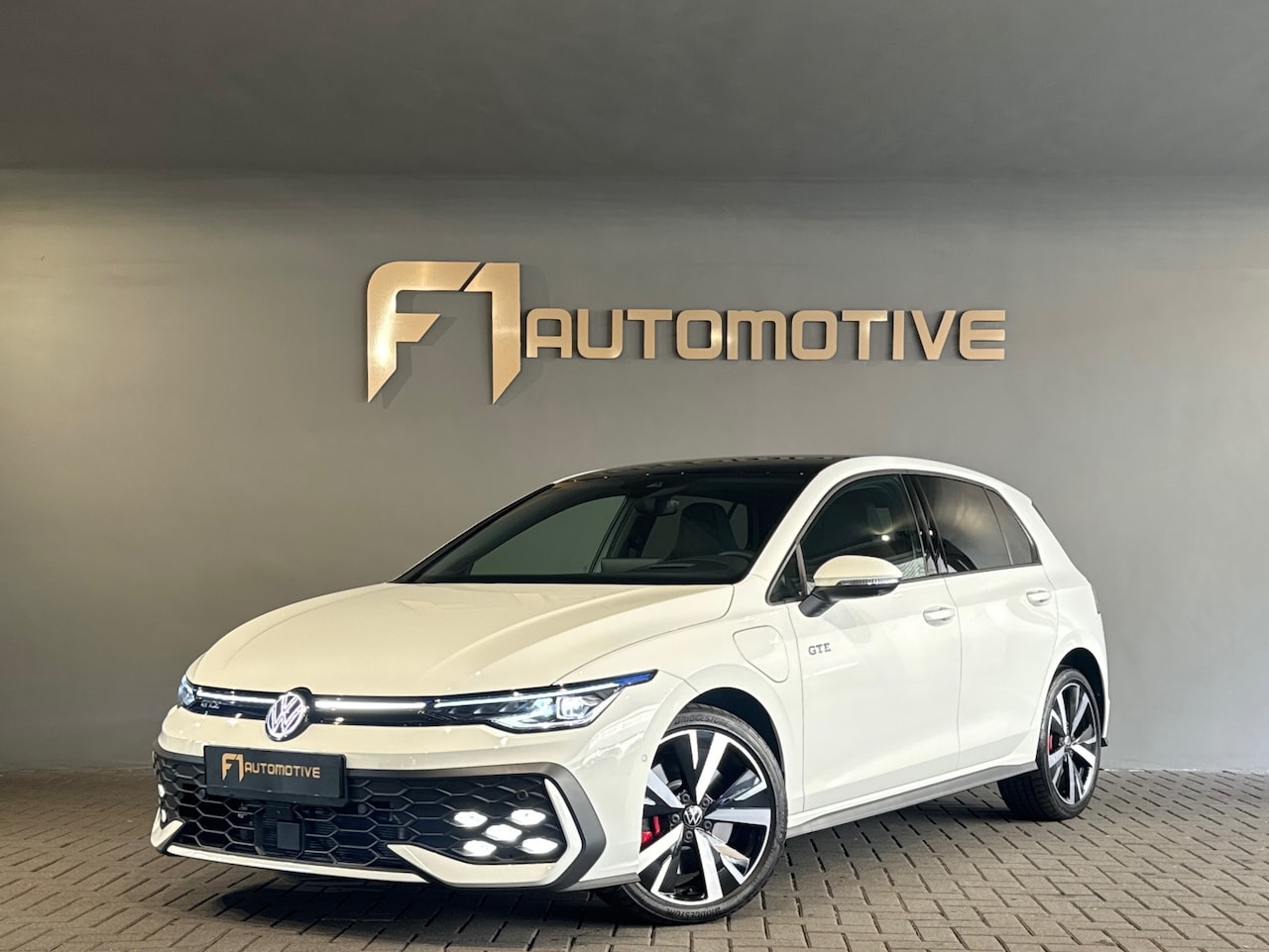Volkswagen Golf - 1.5 eHybrid GTE Keyless|HuD|360Cam|IQ|Sfeer - AutoWereld.nl