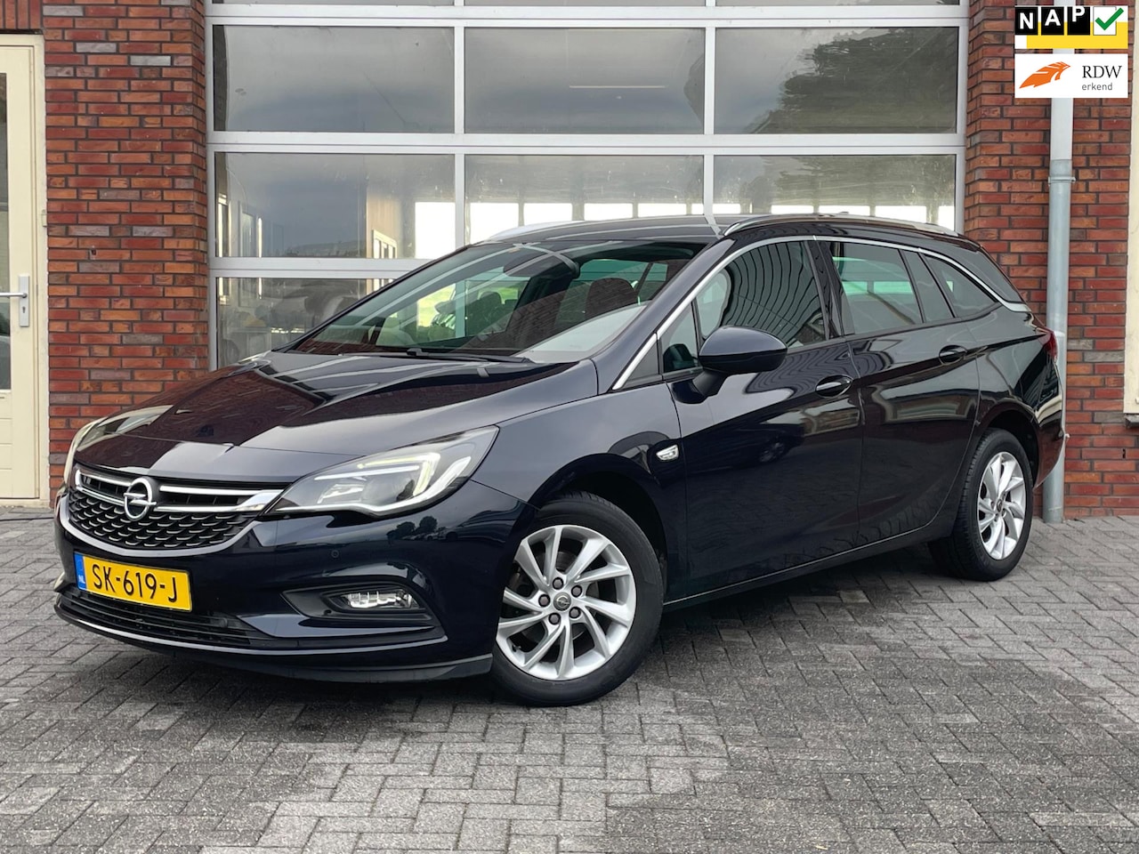 Opel Astra Sports Tourer - 1.0 Business Executive | Cruise Control | Airco | Climate Control | Elektrische Achterklep - AutoWereld.nl