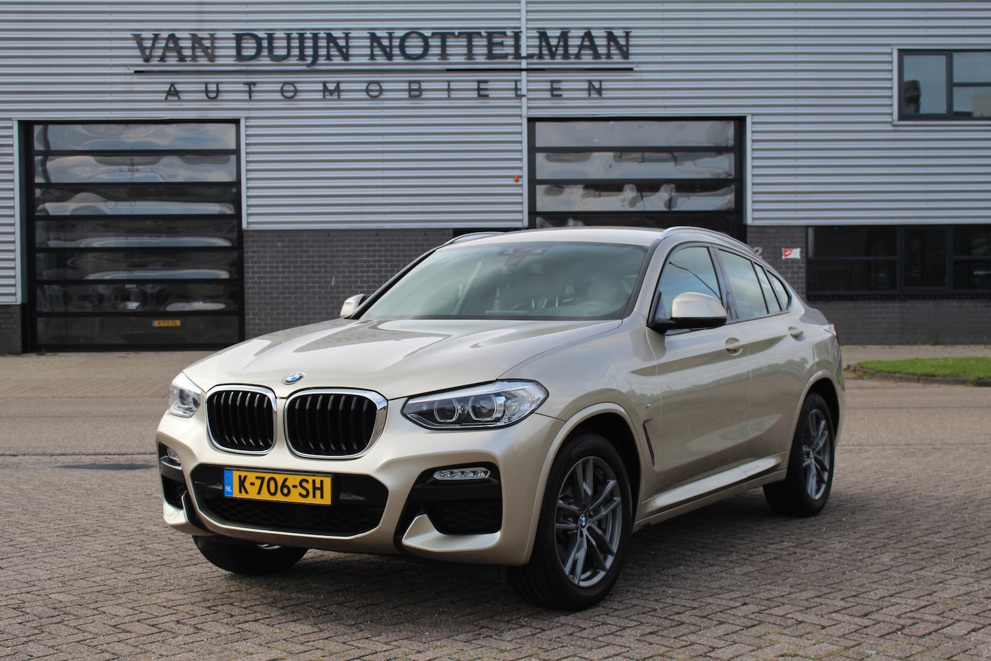 BMW X4 - xDrive20i High Executive M Sport / HUD / Keyless - AutoWereld.nl