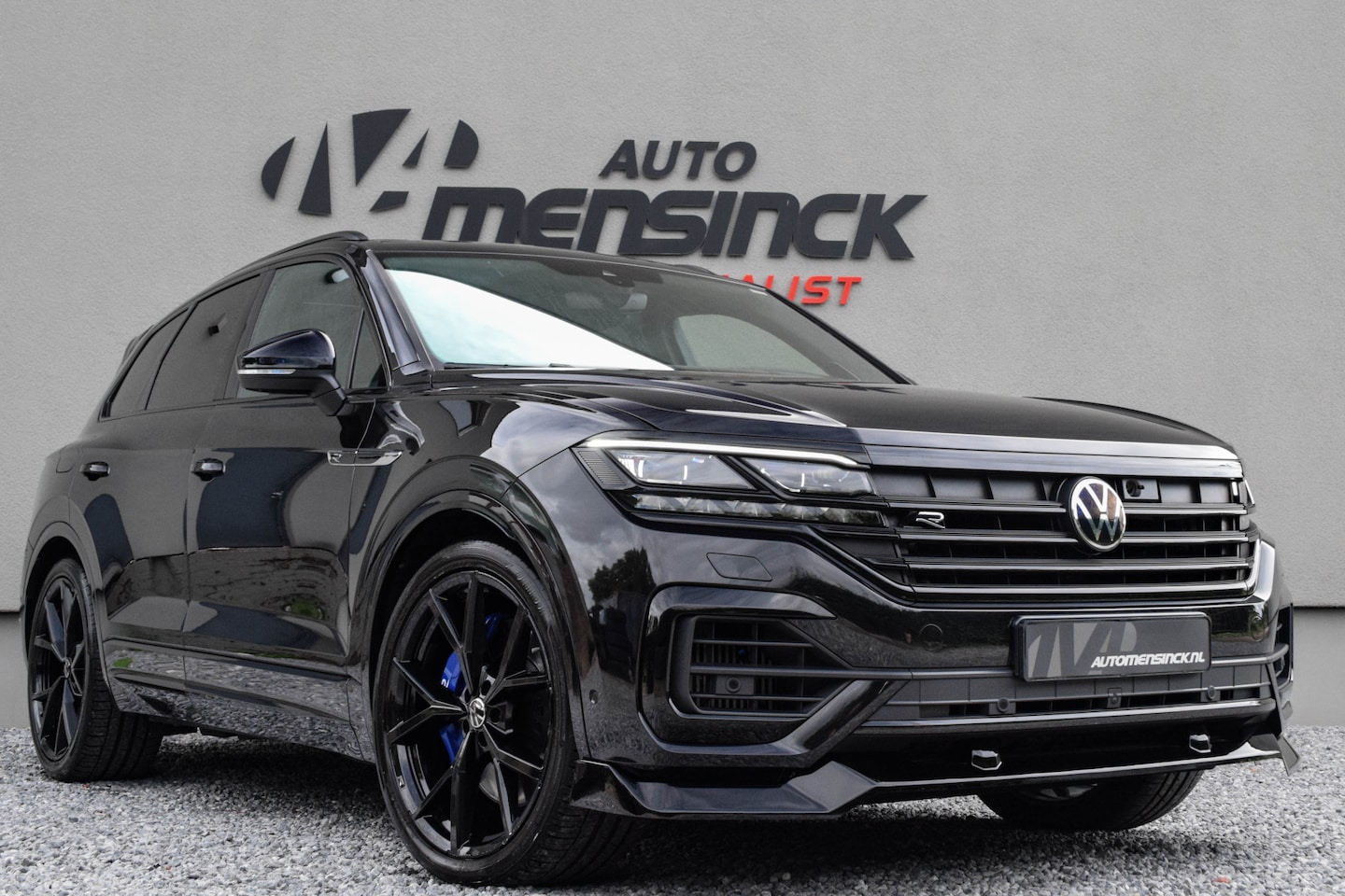 Volkswagen Touareg - 3.0 TSI eHybrid 4MOTION R / Puglia/ Luchtvering/ Standkachel/ Panoramadak/ Trekhaak - AutoWereld.nl