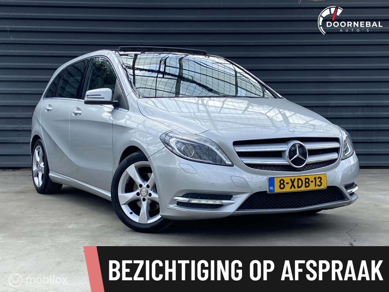 Mercedes-Benz B-klasse - 180 Ambition / LED / PANORAMA / TREKHAAK ! - AutoWereld.nl
