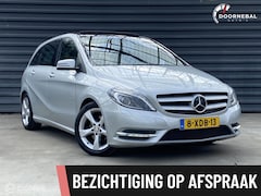 Mercedes-Benz B-klasse - 180 Ambition / LED / PANORAMA / TREKHAAK