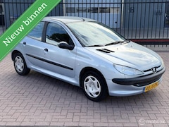Peugeot 206 - 1.1 XR