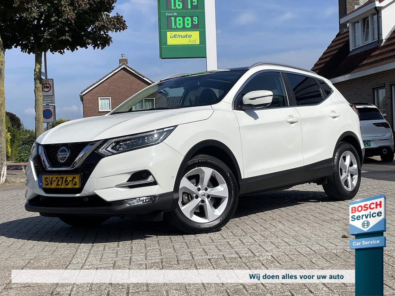 Nissan Qashqai - 1.2 Bisiness Edition / Pano / Org NL / 360 Camera / Keyless / Navi / Trekhaak / Stoelverwa - AutoWereld.nl