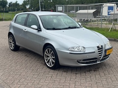 Alfa Romeo 147 - 1.6 T.Spark Veloce Progression uit 2001