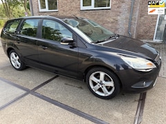 Ford Focus Wagon - 1.6 Ghia ((( nieuwe koppeling)))