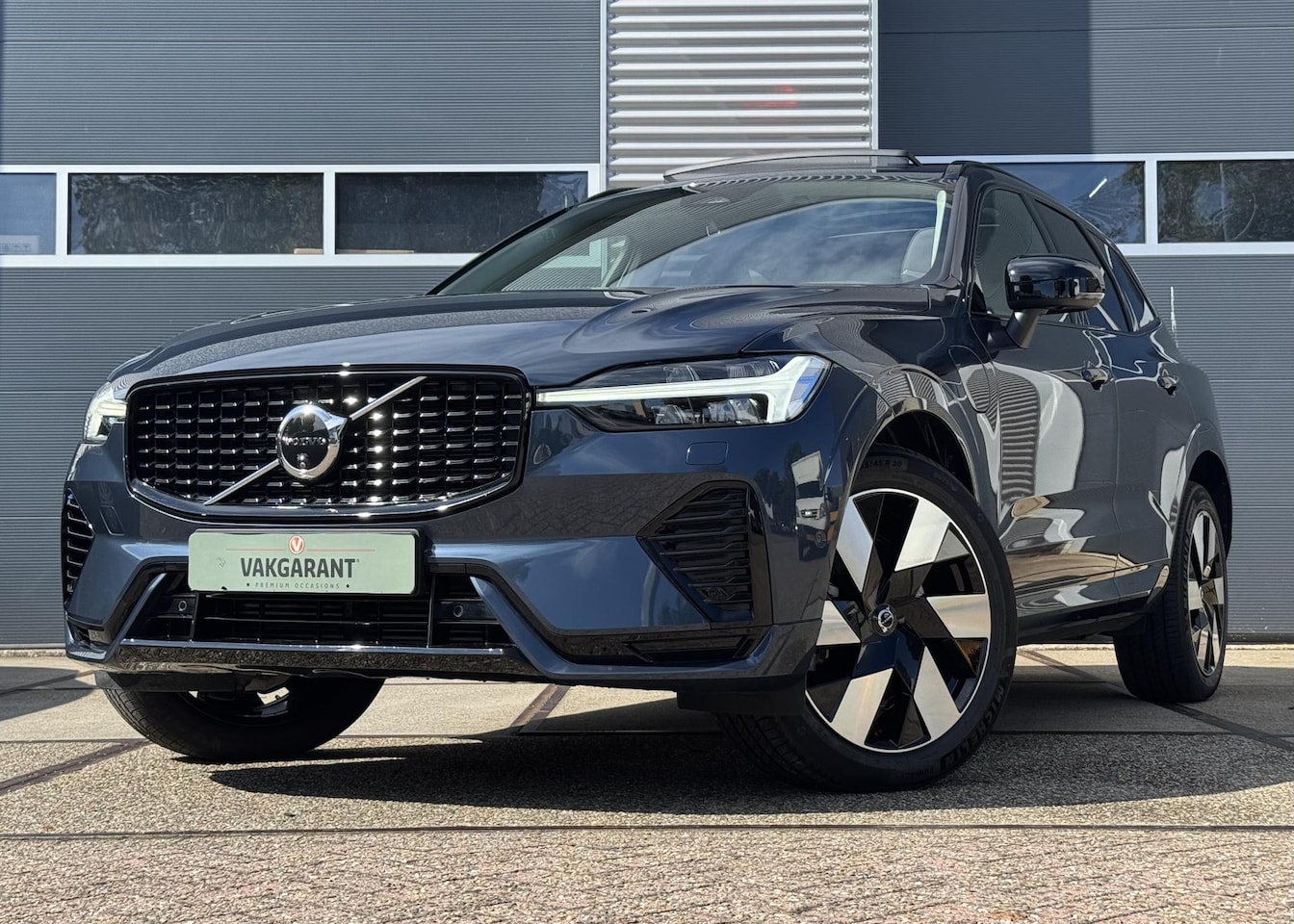 Volvo XC60 - 2.0 T8 Plug-in hybrid AWD Plus Black Edition |Pano |Head-up |360° |Harman/Kardon |Memory | - AutoWereld.nl