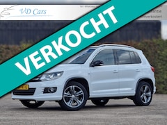 Volkswagen Tiguan - 2.0 TSI Sport&Style 4Motion R-Line AUTOMAAT*Trekhaak*Panoramadak*Navigatie*PDC