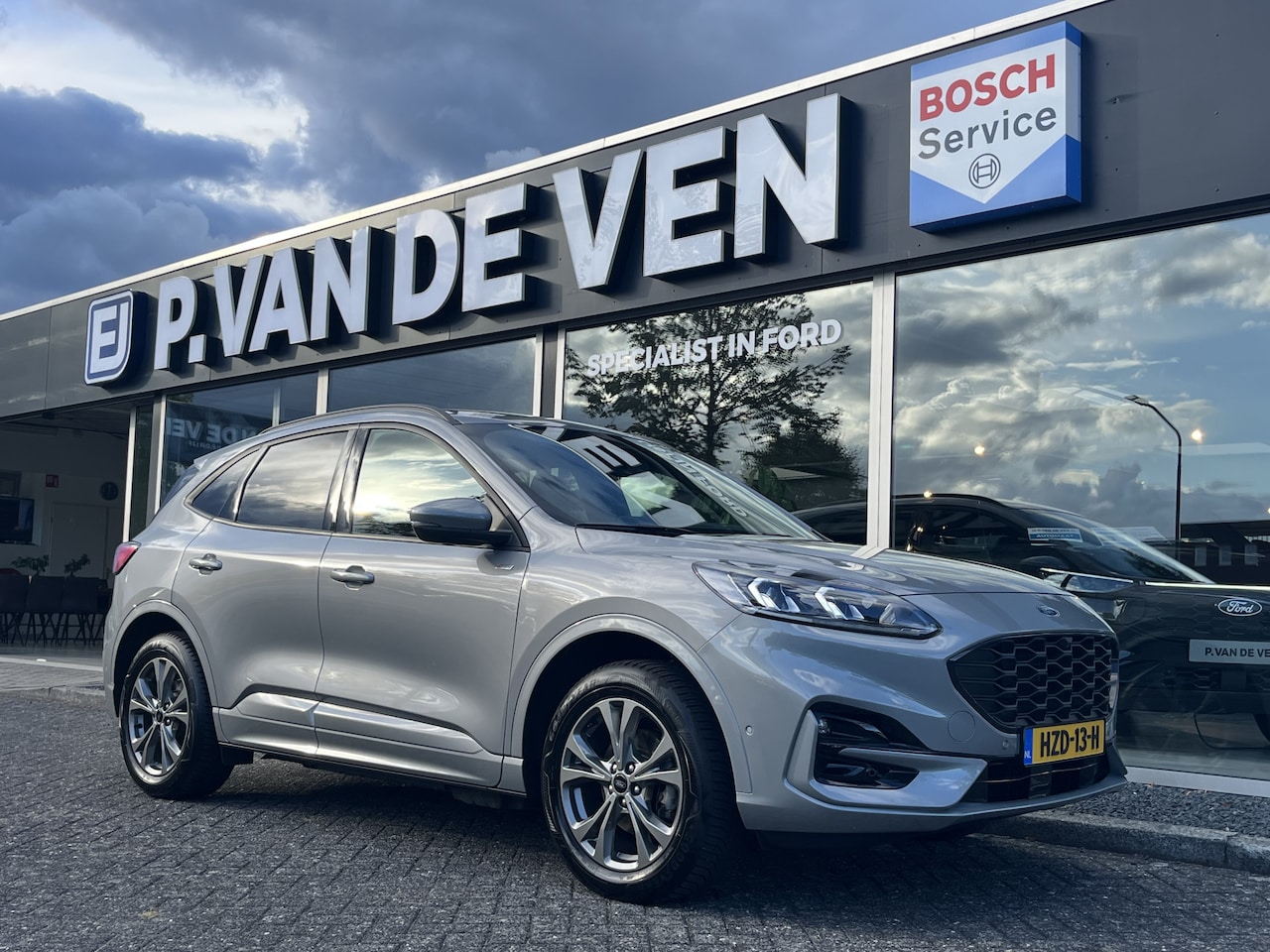 Ford Kuga - 2.5 PHEV ST-Line X 225pk/165kW e-CVT Automaat | 27711 | Elektr. trekhaak | Driver Assistan - AutoWereld.nl