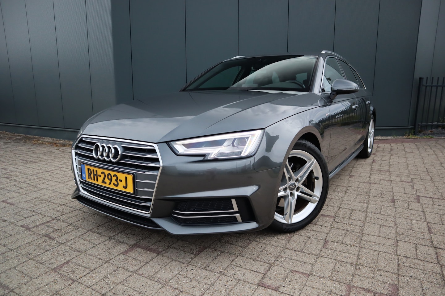 Audi A4 Avant - 1.4 TFSI Sport S line edition Automaat Sportstoelen Navigatie  Electrische achterklep  Etc - AutoWereld.nl