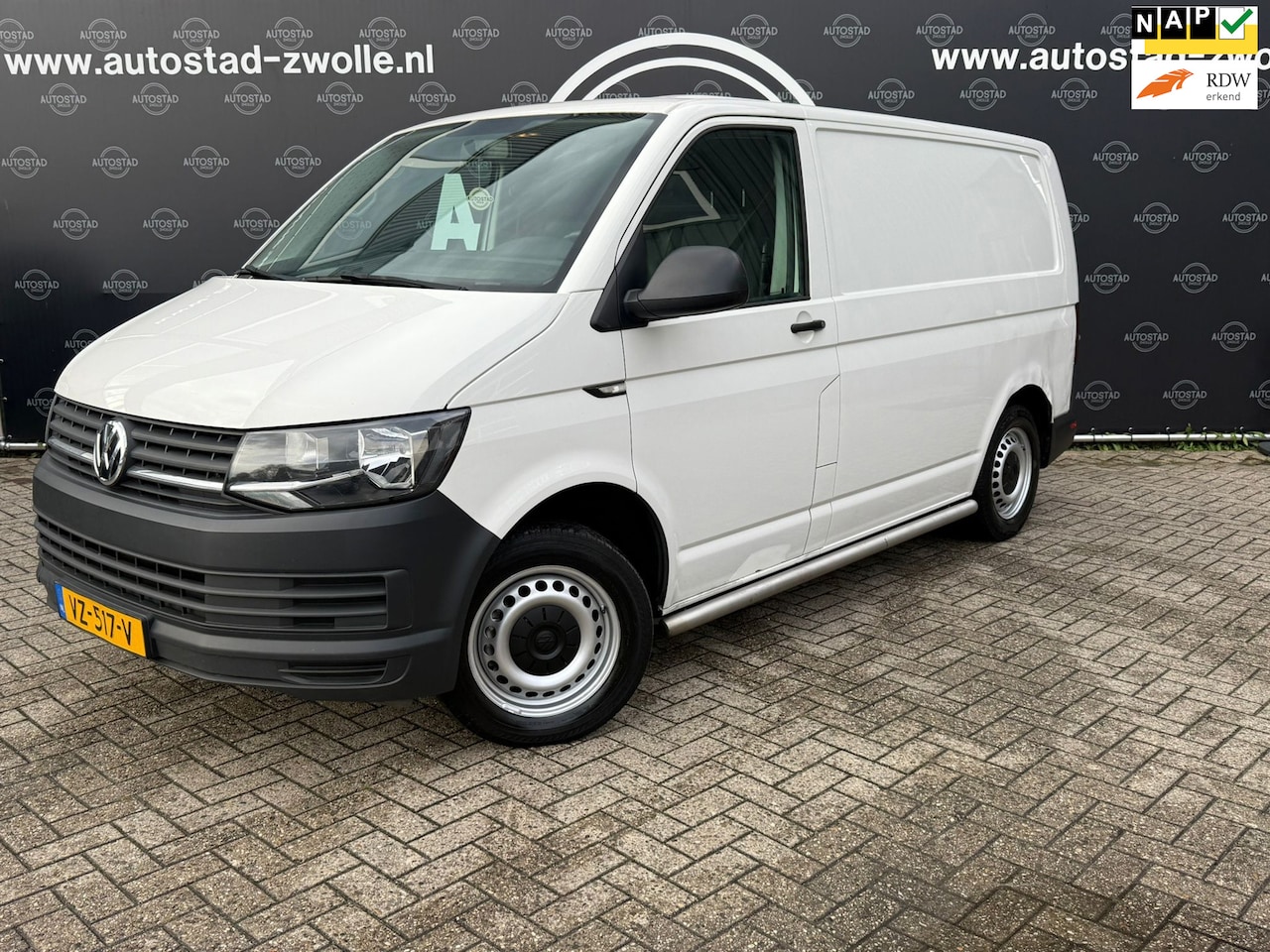 Volkswagen Transporter - 2.0 TDI L1H1 Comfortline Airco/Apk/Nap/Trekhaak - AutoWereld.nl